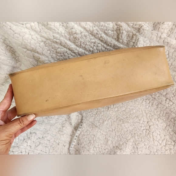 Vintage Coach  Tan Shoulder Bag - Picture 5 of 14